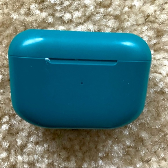 Ear Buds - Picture 2 of 3